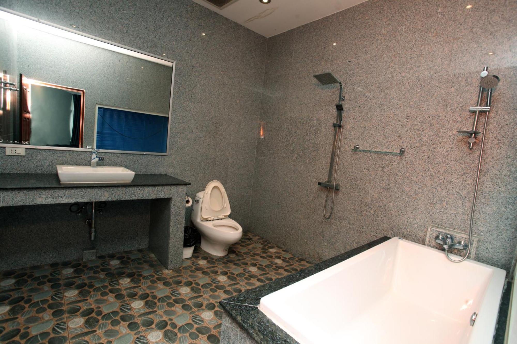 Koenig Hotel Pattaya Near Walking Street Extérieur photo