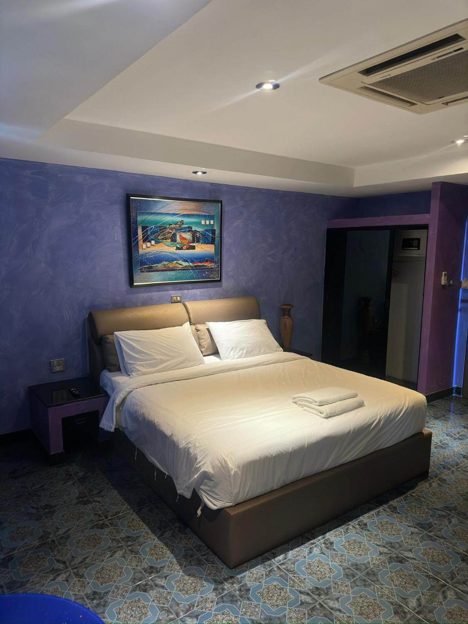Koenig Hotel Pattaya Near Walking Street Extérieur photo