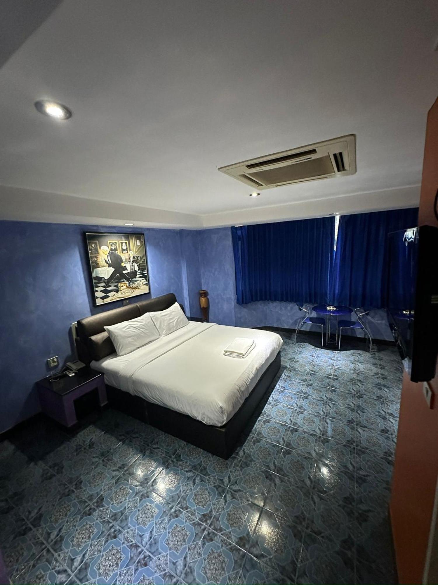Koenig Hotel Pattaya Near Walking Street Extérieur photo
